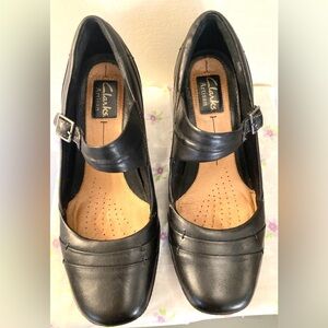 Clarks Artisan Black Mary Jane Heels with Chunky Block Heel